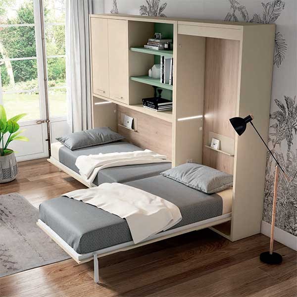 Dormitorio con litera abatible y armarios.